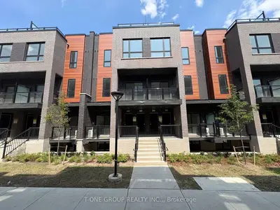Condo Townhouse in Newmarket