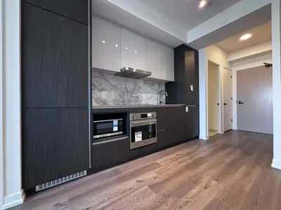 Condo Apartment in Vaughan