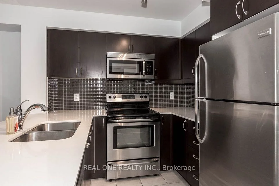 75 King William Crescent 605, Richmond Hill, ON L4B 0B1
