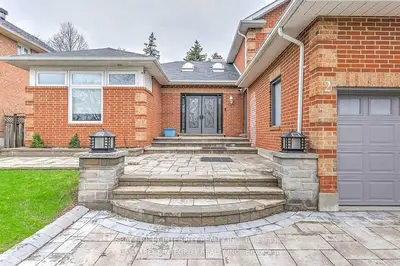 2 Lonsdale Court, Markham, On L3r 7t6