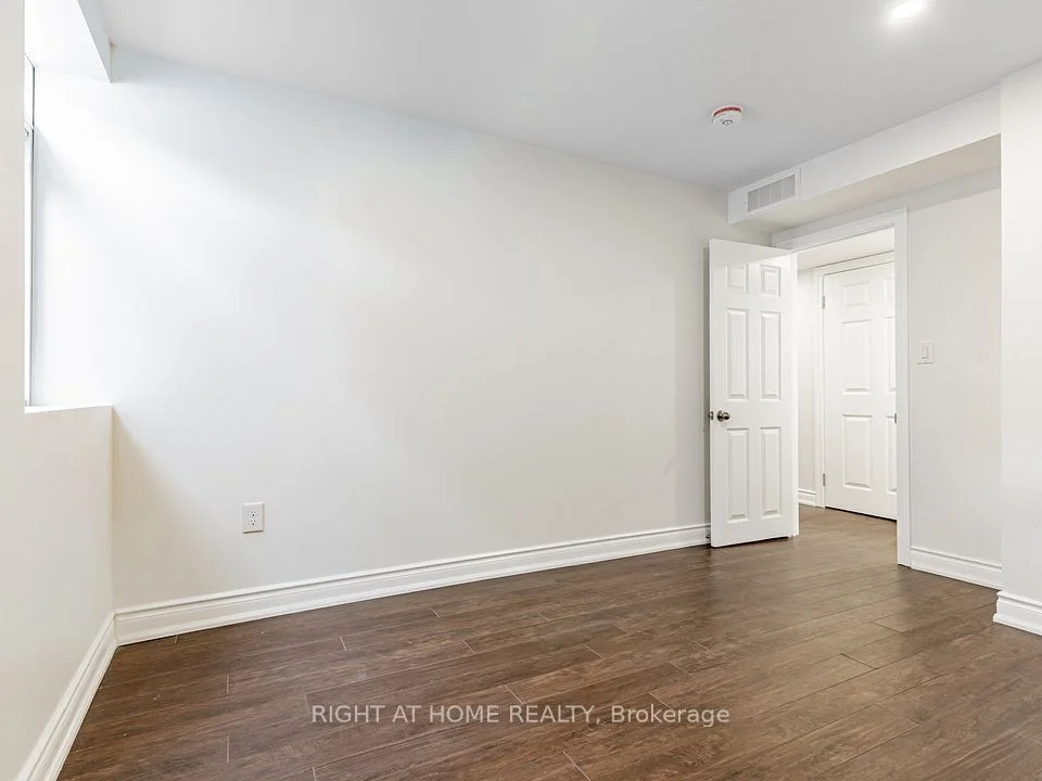 184 Summerlyn Trail, Bradford West Gwillimbury, ON L3Z 0E9