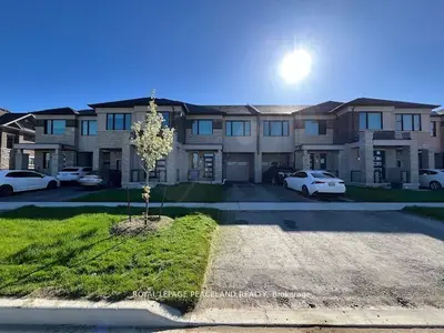Att/Row/Townhouse in Markham