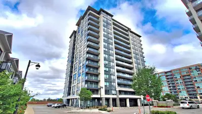 Condo Apartment in Richmond Hill