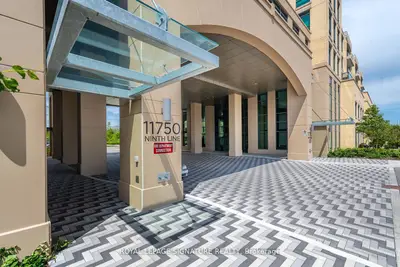 Condo Apartment in Whitchurch-Stouffville