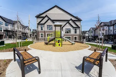 Condo Townhouse in New Tecumseth