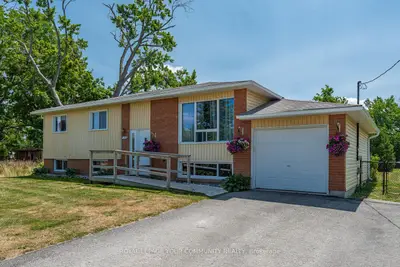 Detached in Brock