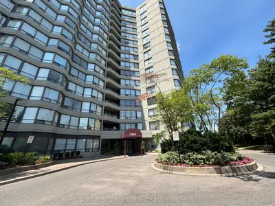 Condo Apartment in Vaughan
