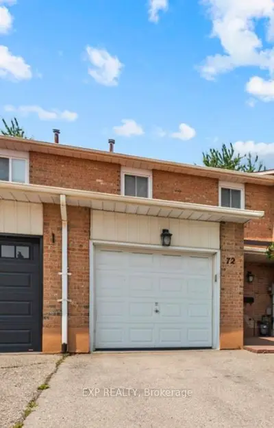 Att/Row/Townhouse in Vaughan