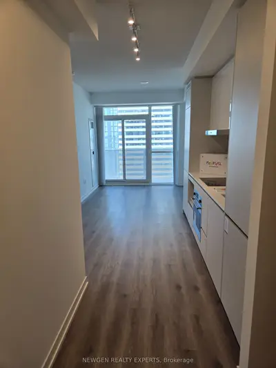 Condo Apartment in Vaughan