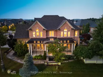 Detached in King