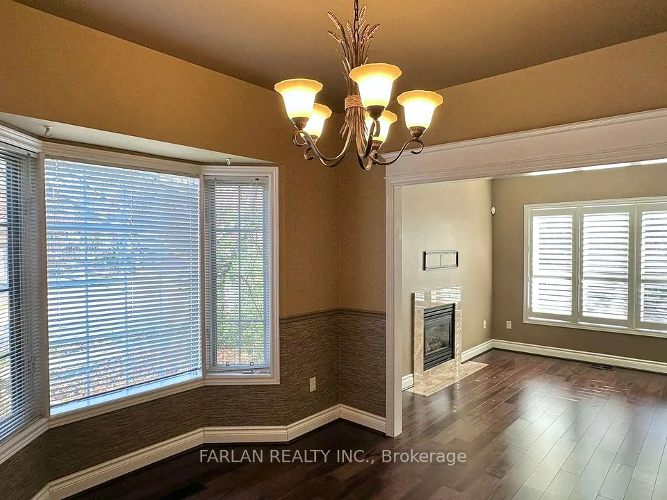 288 Denise Circle, Newmarket, ON L3X 2J9