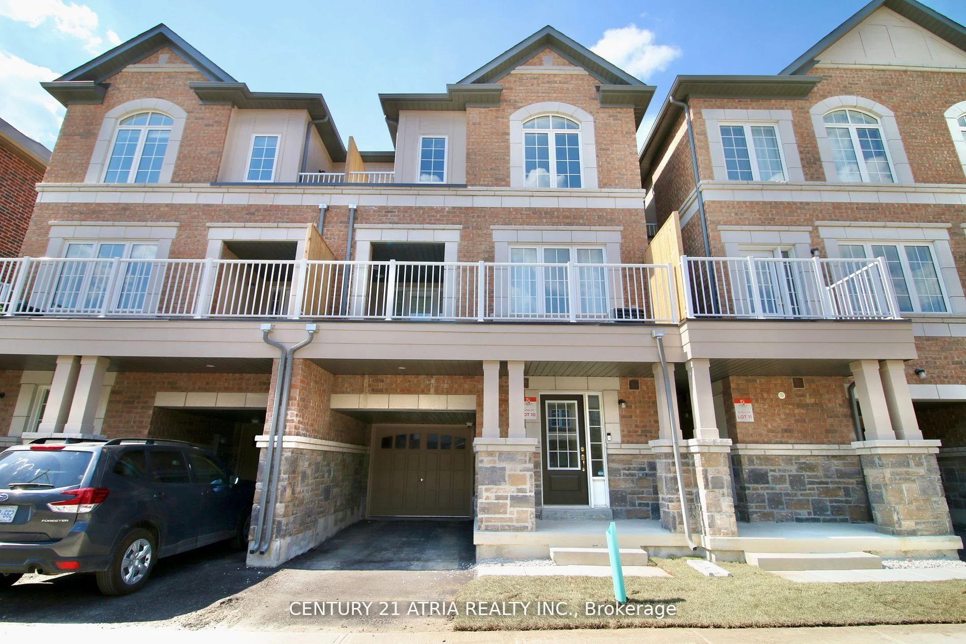 Att/Row/Townhouse in Richmond Hill