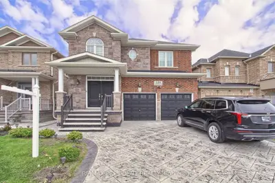 Detached in Bradford West Gwillimbury