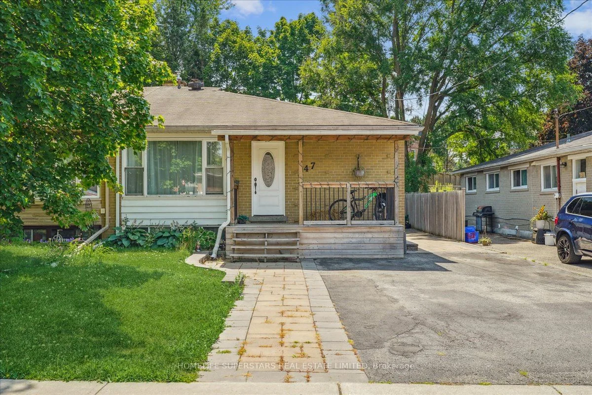 Semi-Detached in Aurora