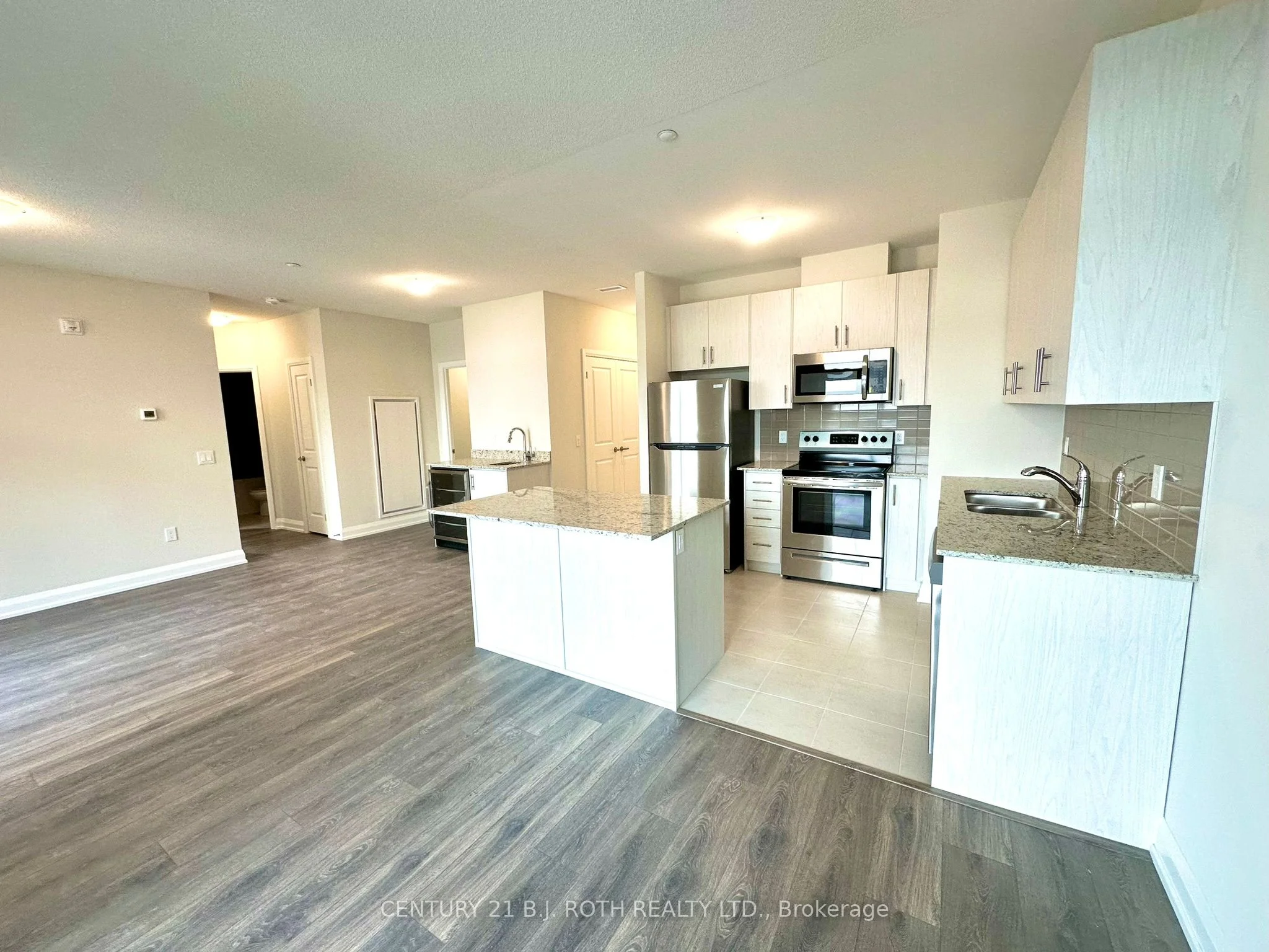 5917 Main Street 601, Whitchurch-stouffville, On L4a 2z9