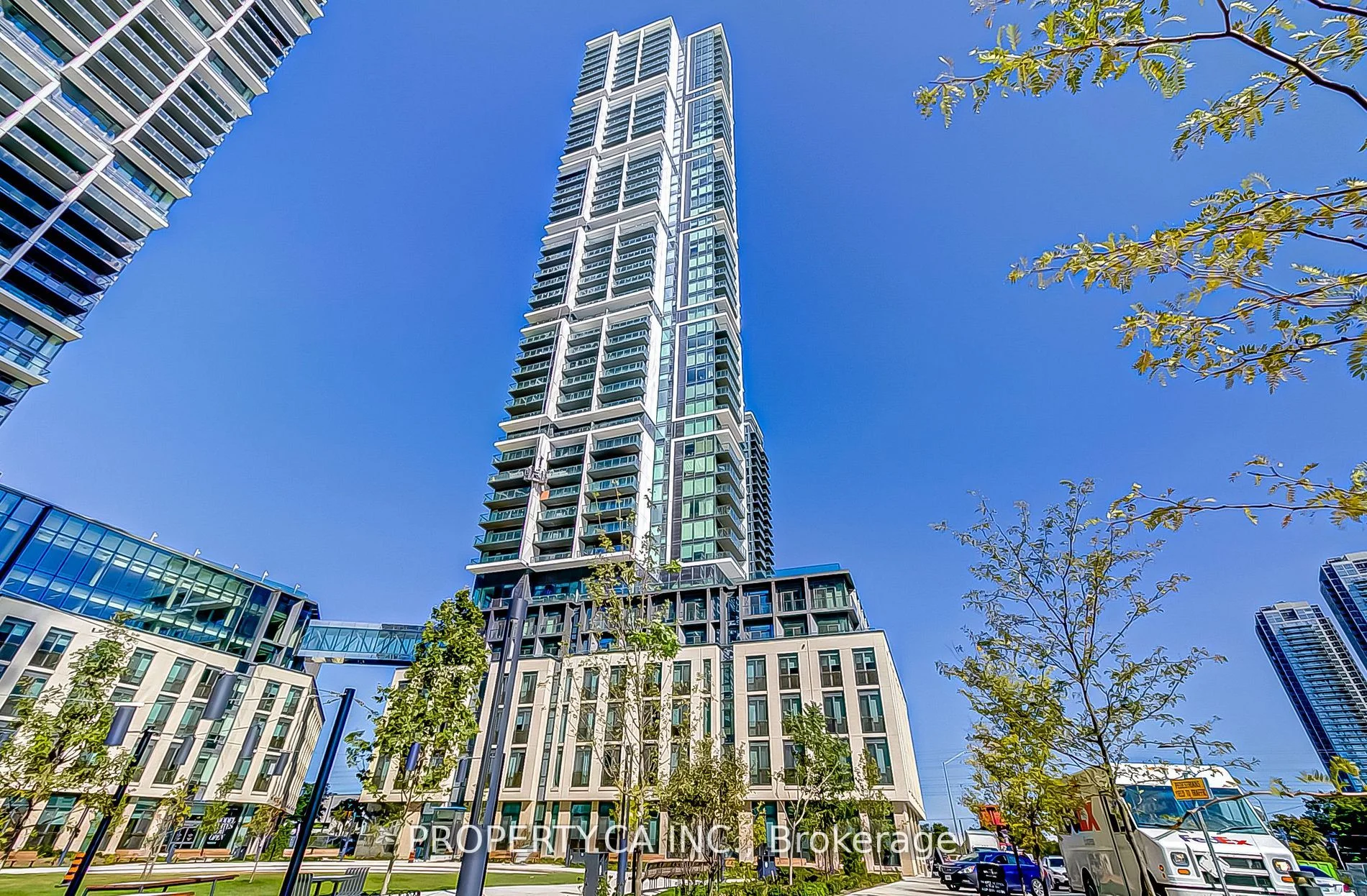 Condo Apartment in Vaughan