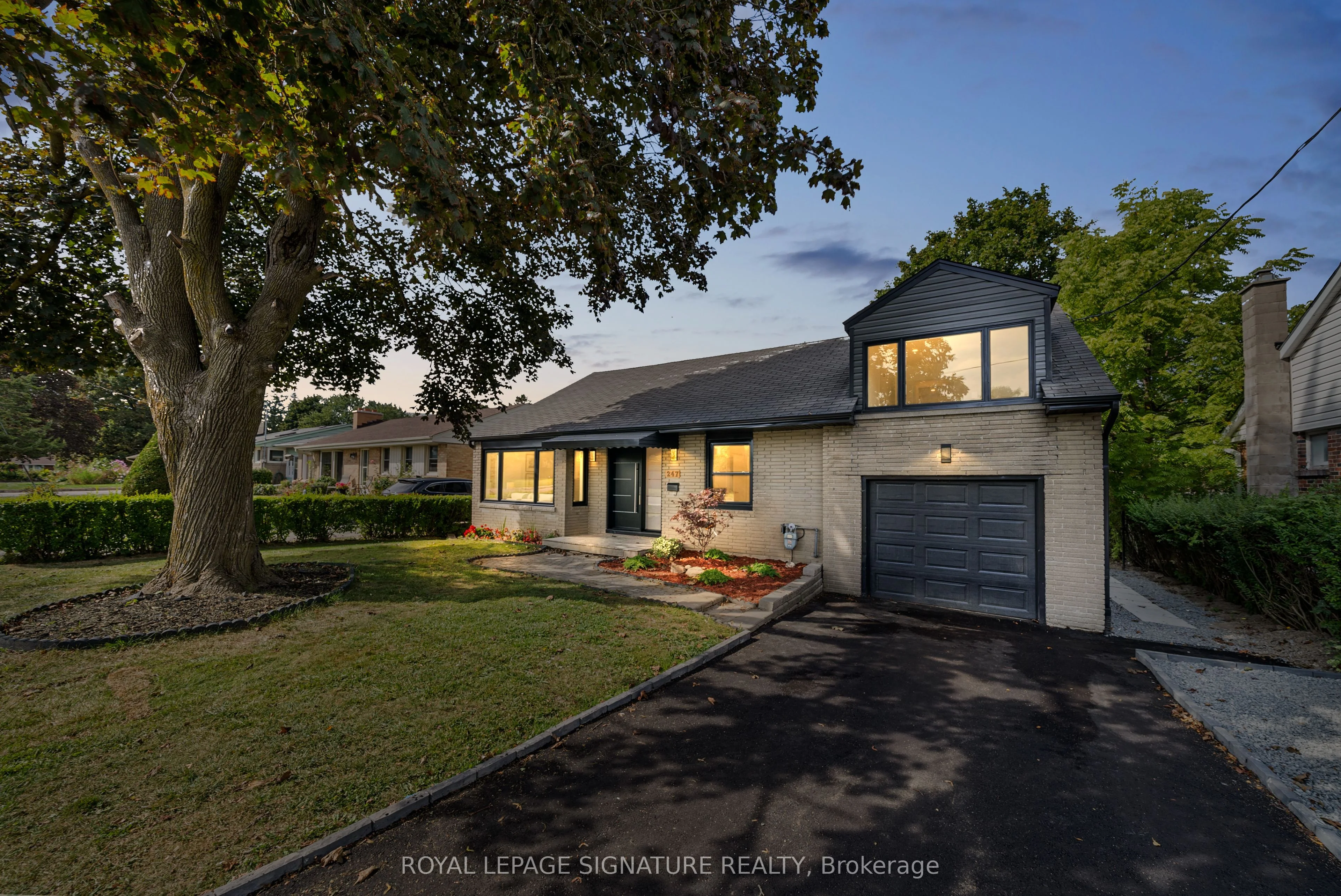 247 Kathryn Crescent, Newmarket, ON L3Y 1L9