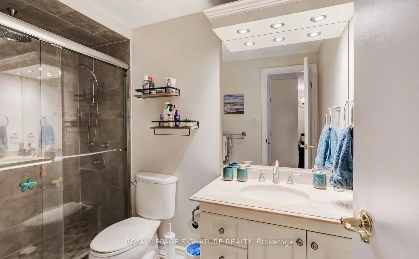 64 Cardinal Crescent Main, Newmarket, On L3y 5y2