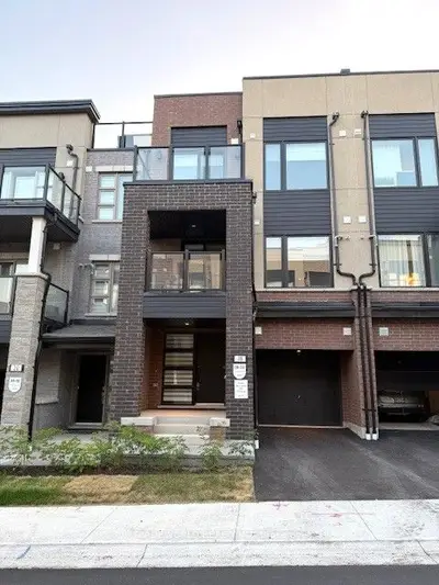 Att/Row/Townhouse in Markham