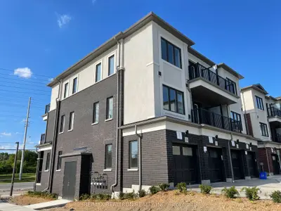 Condo Townhouse in Richmond Hill