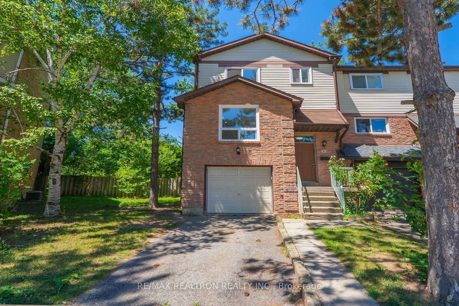 Att/Row/Townhouse in Vaughan