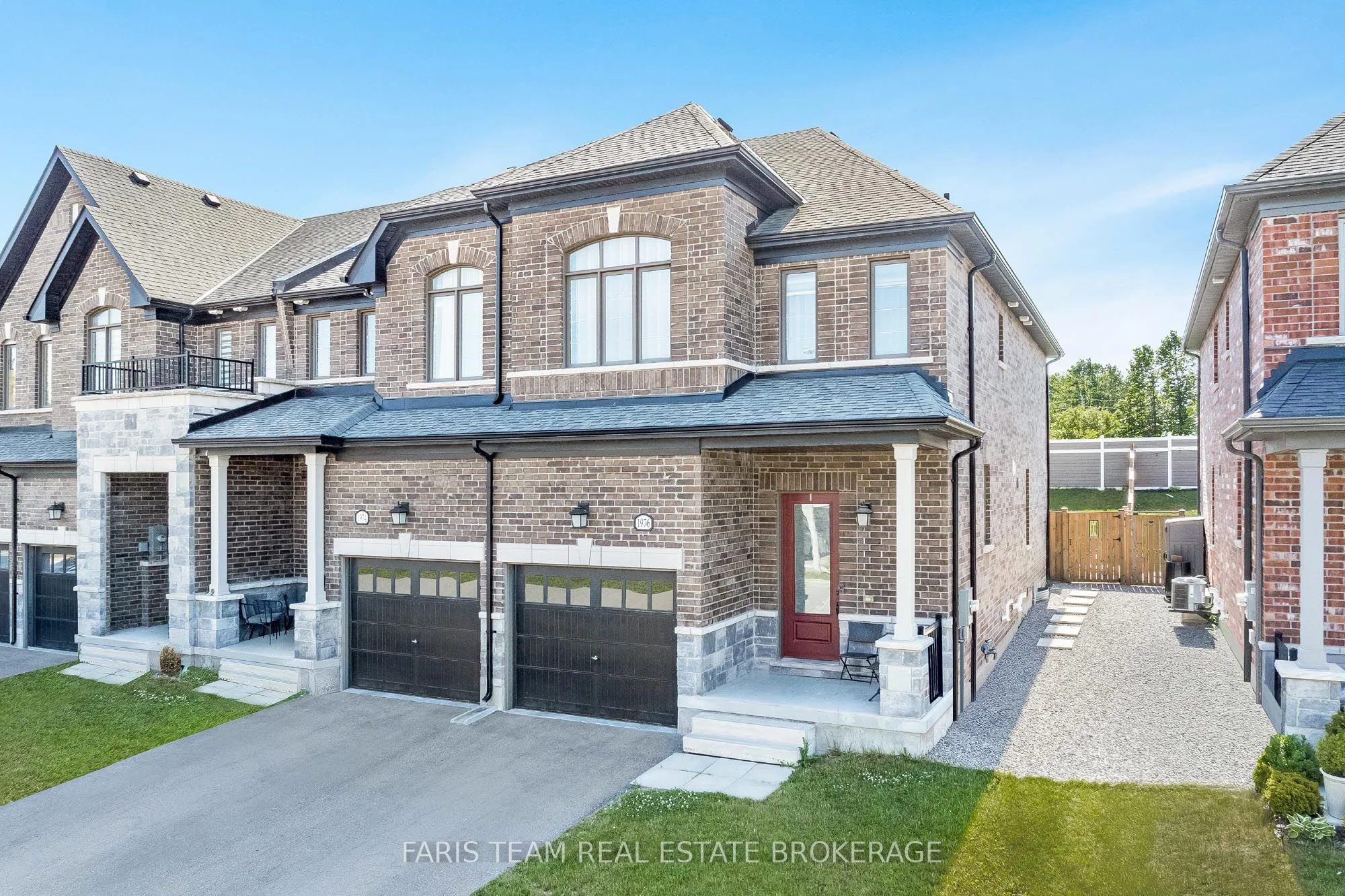 Att/Row/Townhouse in Innisfil