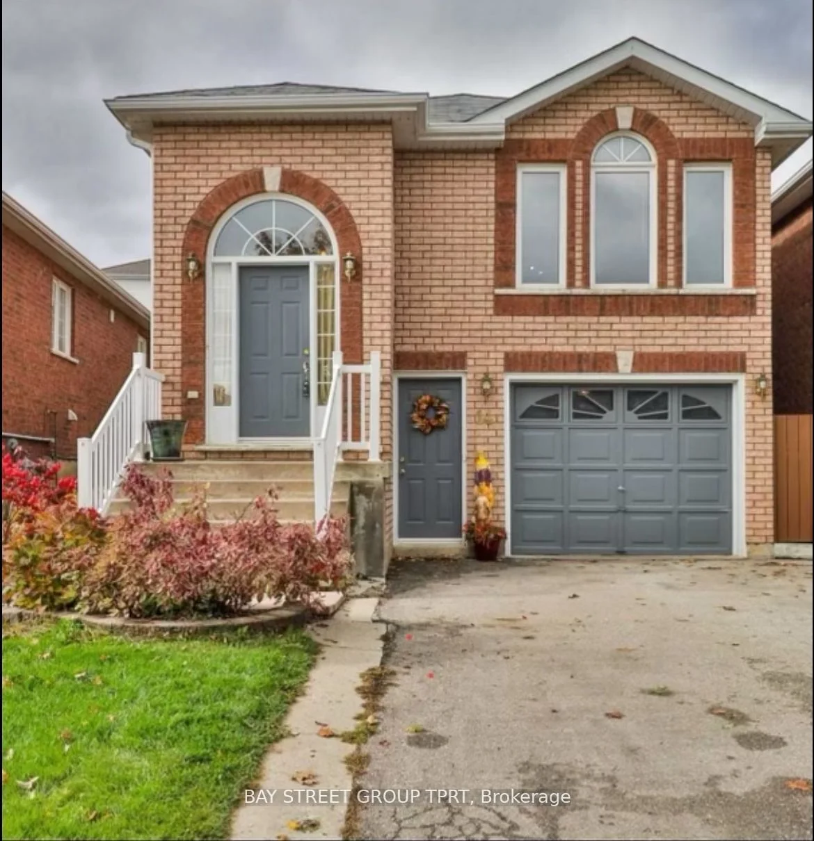 14 Smith Street, Bradford West Gwillimbury, On L3z 3c9