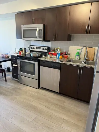 Condo Apartment in Richmond Hill