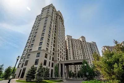 Condo Apartment in Vaughan