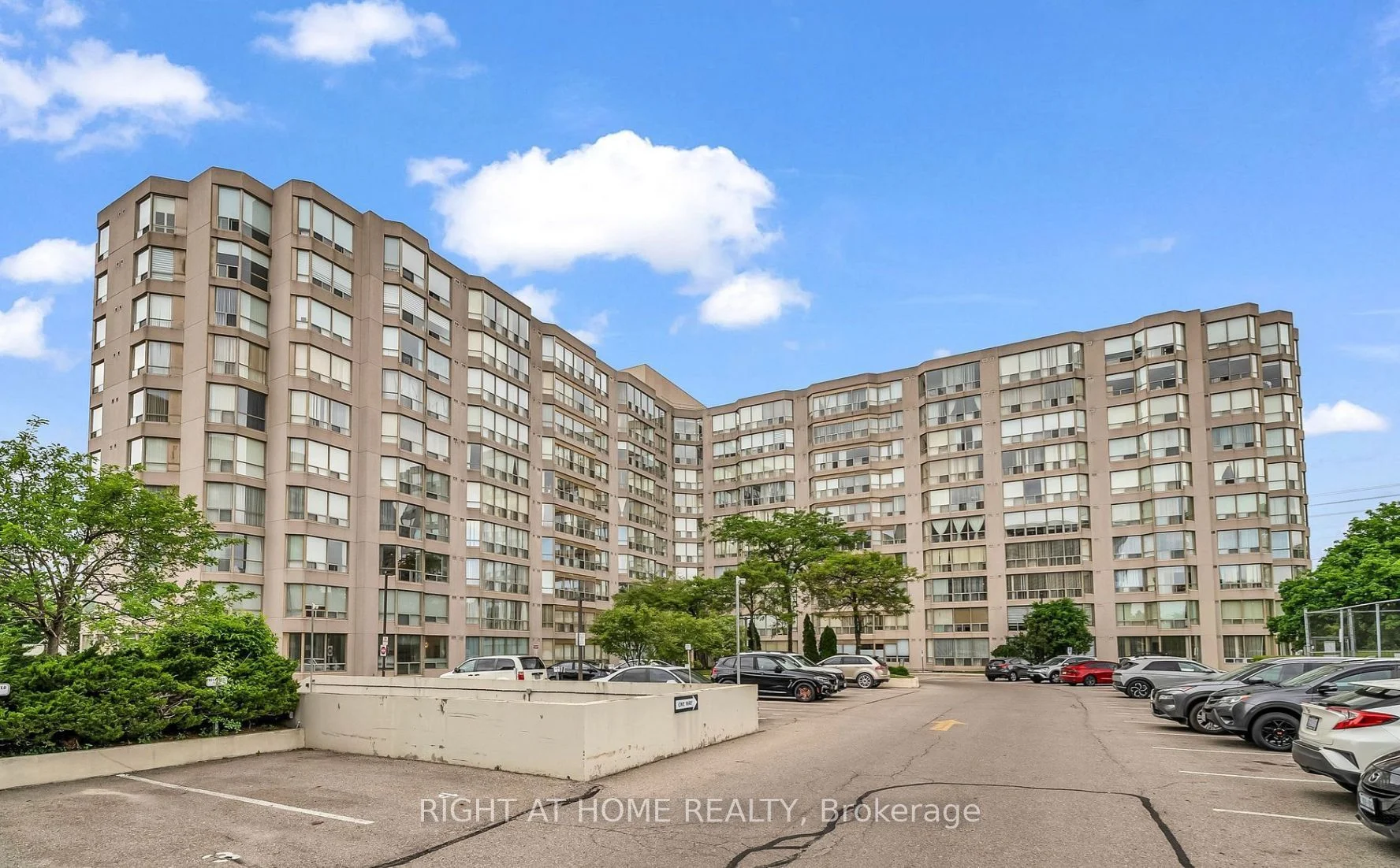 309 Major Mackenzie Drive E 115, Richmond Hill, ON L4C 9V5