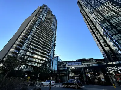 Common Element Condo in Vaughan