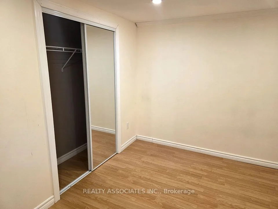 99 Woodpark Place Basement, Newmarket, On L3y 3p5