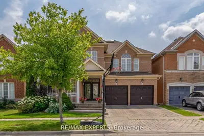 Detached in Richmond Hill