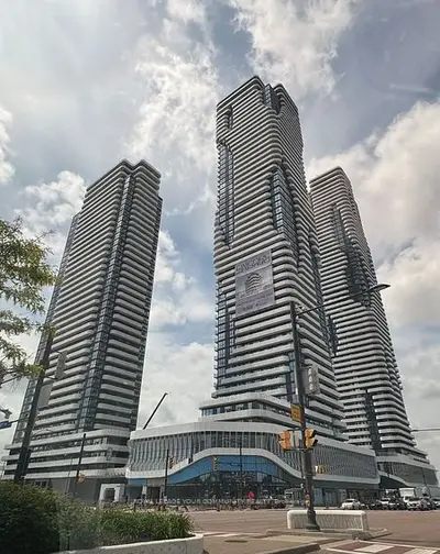 Condo Apartment in Vaughan