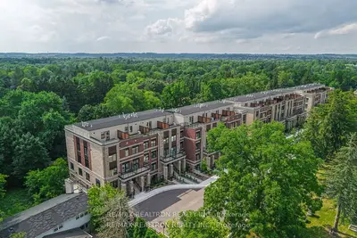 Condo Townhouse in Richmond Hill