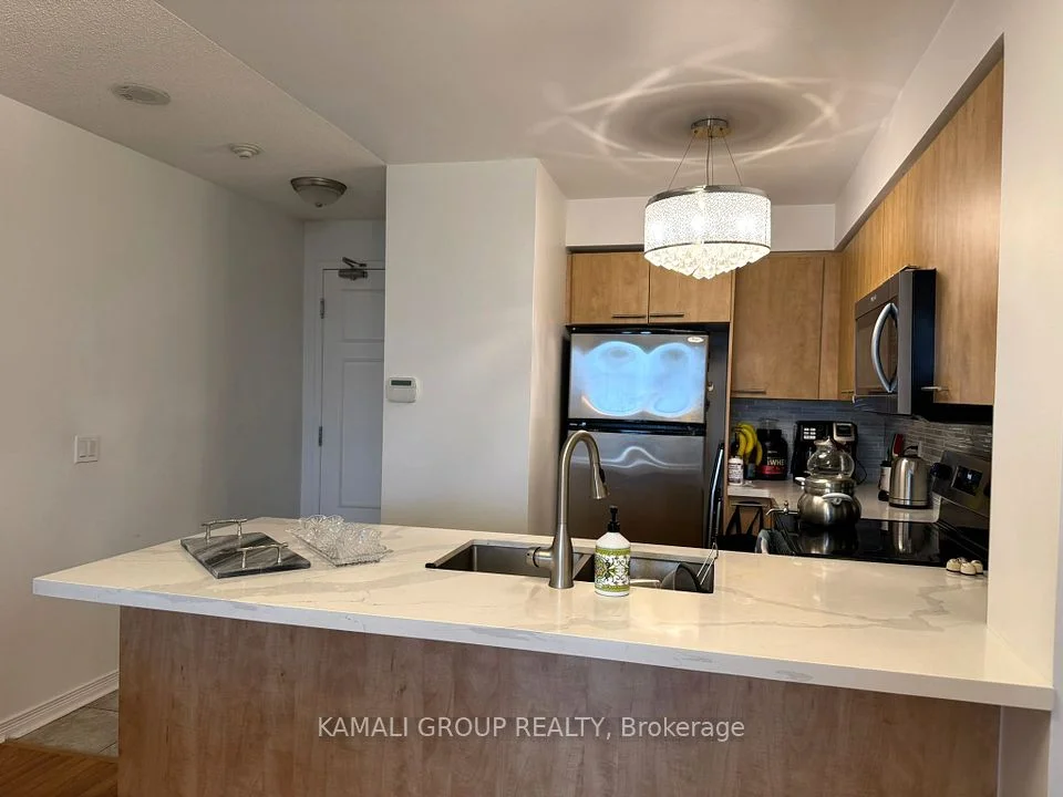 350 Red Maple Road 501, Richmond Hill, ON L4C 0T5