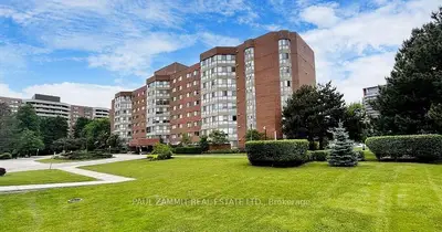Condo Apartment in Richmond Hill
