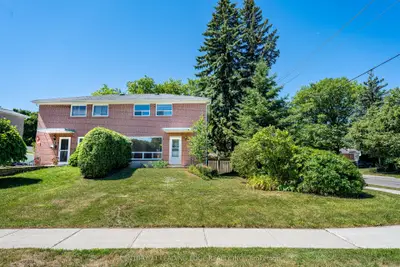 Semi-Detached in Aurora