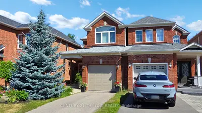 Semi-Detached in Richmond Hill