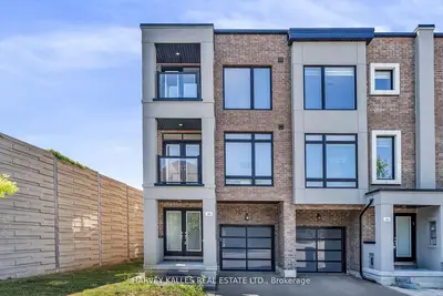 Att/Row/Townhouse in Vaughan