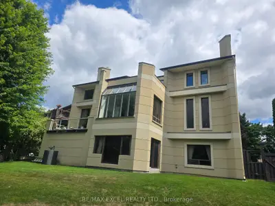 Detached in Richmond Hill