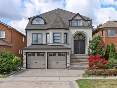 Detached in Richmond Hill
