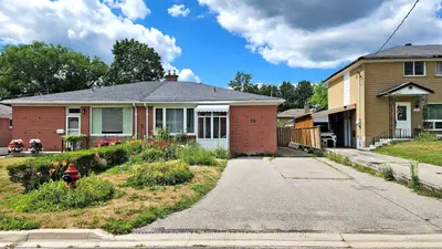 Semi-Detached in Aurora