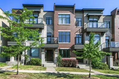 Att/Row/Townhouse in Vaughan