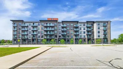 Condo Apartment in Markham