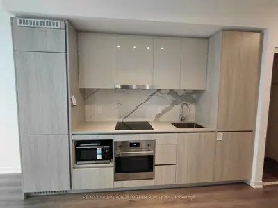 Condo Apartment in Vaughan