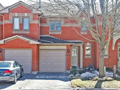 Condo Townhouse in Newmarket