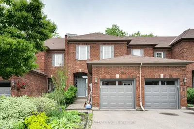 Condo Townhouse in Richmond Hill