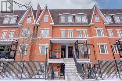 Condo Townhouse in Markham