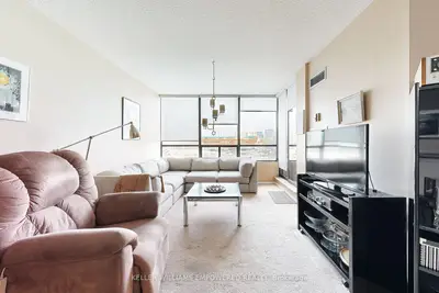 Condo Apartment in Vaughan